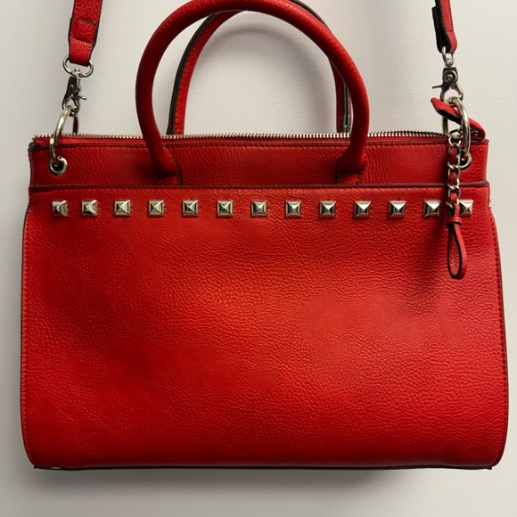 Carlos Santana red faux leather shoulder bag with silver studs - Picture 3 of 12